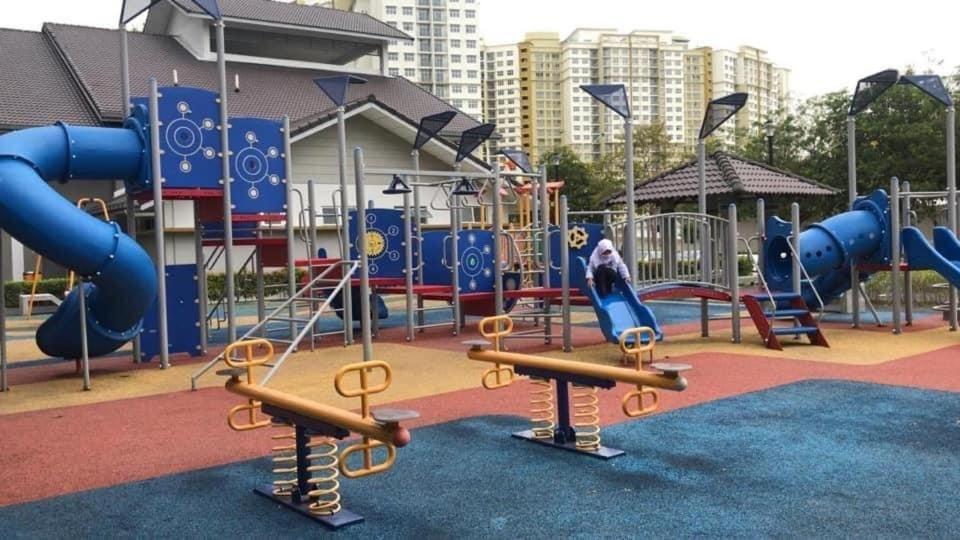Sofiamuslim Homestay Putrajaya- Near Alamanda Mall & Federal Government Administrative Centre Kompleks Abcdef Buitenkant foto