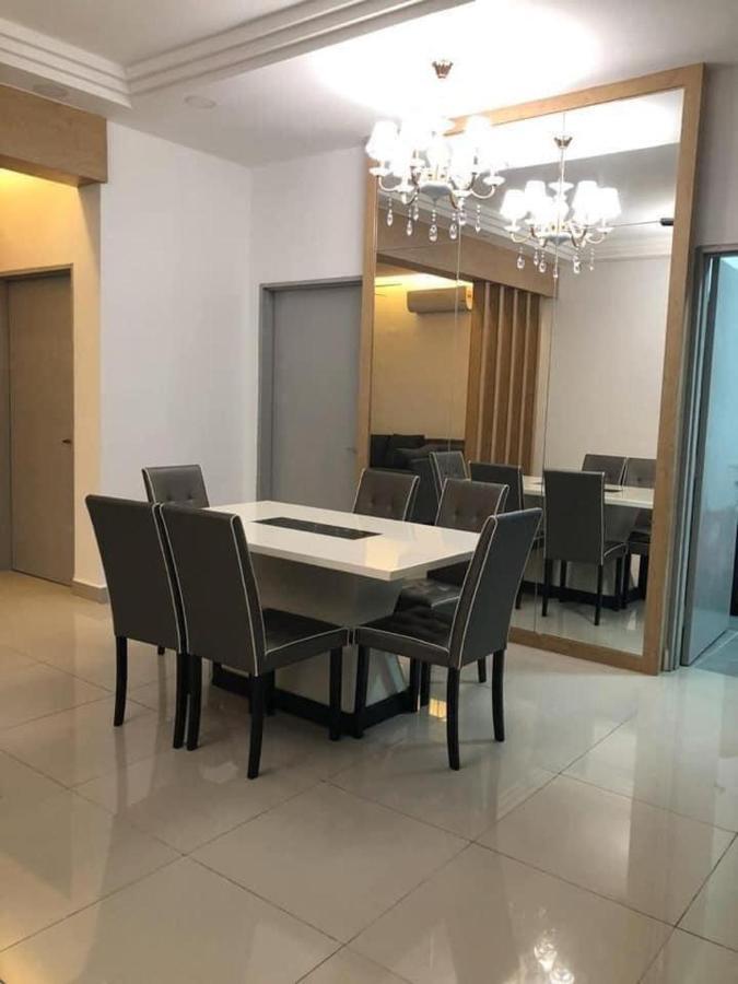 Sofiamuslim Homestay Putrajaya- Near Alamanda Mall & Federal Government Administrative Centre Kompleks Abcdef Buitenkant foto